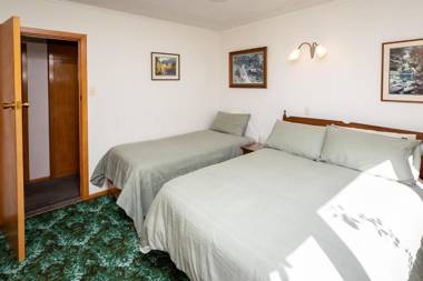 Copper Trout Cottage - Te Anau Bach