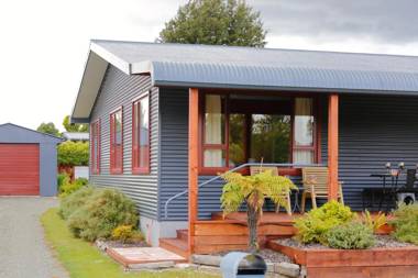 Mokonui Cottage - Te Anau Holiday Home