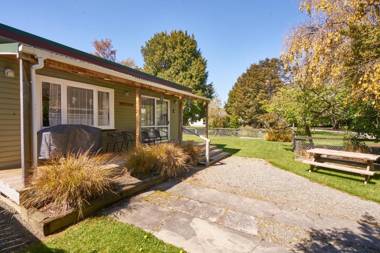 Accommodation Fiordland The Bach - One Bedroom Cottage at 226B Milford Road
