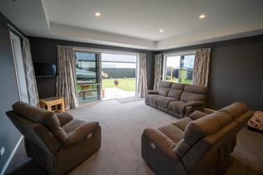 Relax on Rodeo - Te Anau Holiday Home