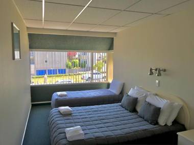 Tui Oaks Motel