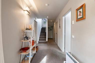 A Hop Skip & Jump to The Lake