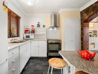 Heathcote Cottage - Taupo Holiday Home