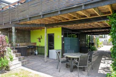 Acacia Bay Retreat - Acacia Bay Holiday Home