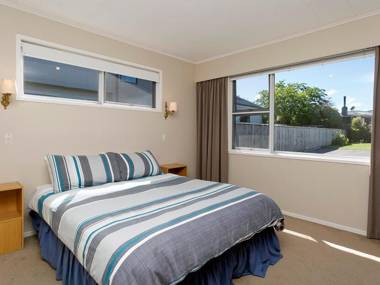 This Bach Has it All - Rainbow Point Holiday Home