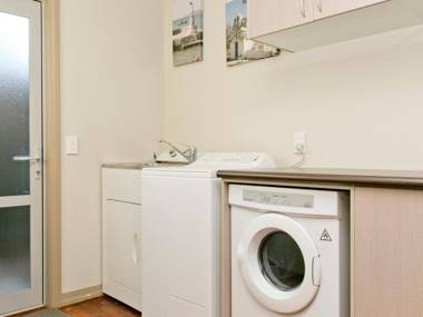 Riverstone Holiday Home - Taupo Holiday Home