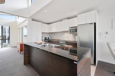 Riverside Villa - Taupo Holiday Home