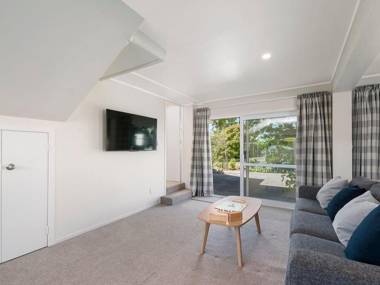 Wharewaka Hideaway - Wharewaka Holiday Home