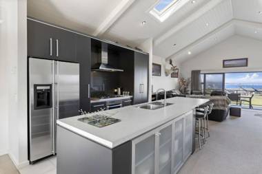 Bay Bliss - Lake Taupo Holiday Home