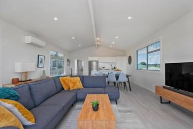 Timeout @ Taupo - Lake Views