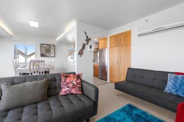 The Lake Life - Taupo Central Holiday Apartment