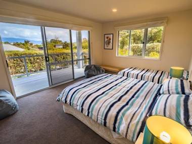 Te Wharepuni - Tata Beach Holiday Home