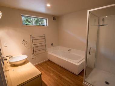 Te Wharepuni - Tata Beach Holiday Home