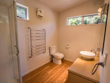 Te Wharepuni - Tata Beach Holiday Home