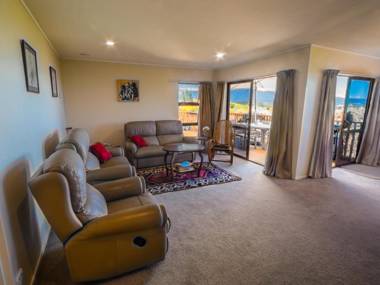 Blue Views - Pohara Holiday Home