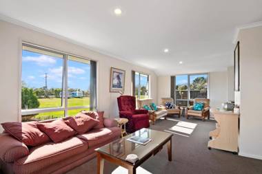 Paradise in Pohara - Pohara Beach Holiday Home