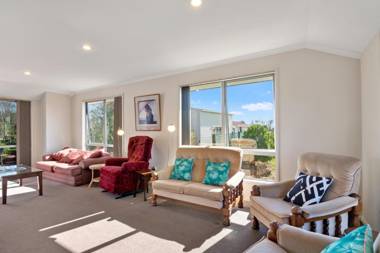 Paradise in Pohara - Pohara Beach Holiday Home