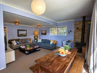 Pukeko Cottage - Pohara Holiday Home