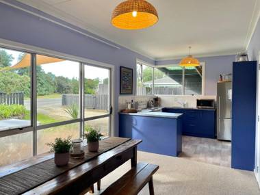 Pukeko Cottage - Pohara Holiday Home