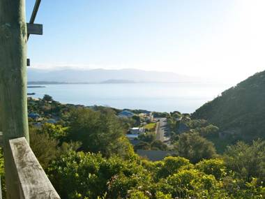 Crows Nest - Tata Beach Holiday Home