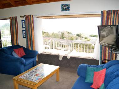 Bush Henge - Tata Beach Holiday Home