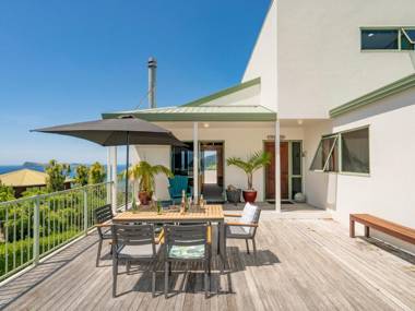 Picturesque on Paku - Tairua Holiday Home