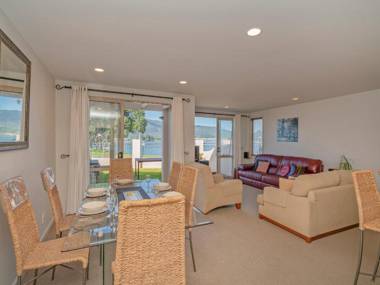 Tairua Waterfront Retreat - Tairua Holiday Apartment