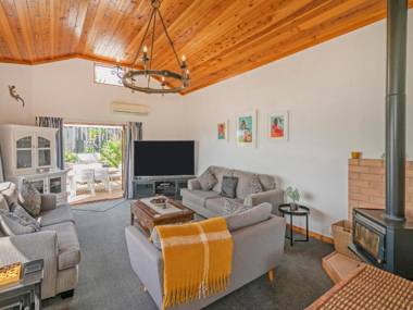 Cythera - Tairua Holiday Home