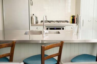 Chapel Cottage - Russell Cottages Collection