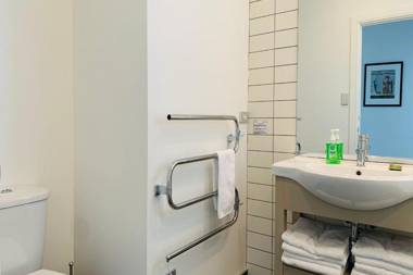 Settler's Cottage - Russell Cottages Collection