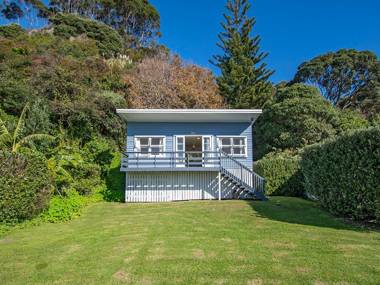 Pencarrow Cottage - Russell Holiday Home