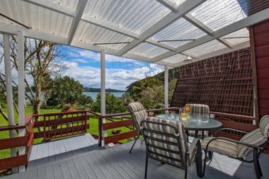The Tree House Wairoro Park - Russell Holiday Home