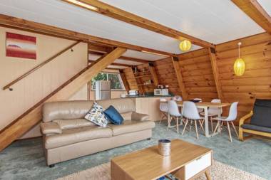 The Tree House Wairoro Park - Russell Holiday Home