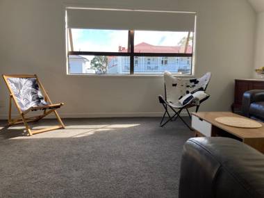 Heart of Russell Apartment - Russell Holiday Apartment