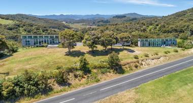 Paroa Bay Chalets - Te Whare Kereru