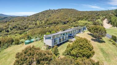 Paroa Bay Chalets - Te Whare Kereru