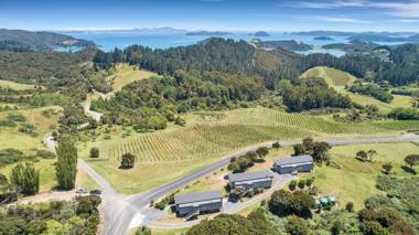 Paroa Bay Chalets - Te Whare Kereru