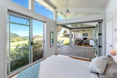 Paroa Bay Chalets - Te Whare Kiwi