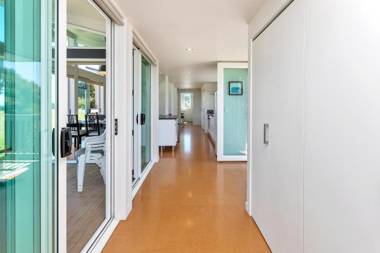 Paroa Bay Chalets - Te Whare Tui