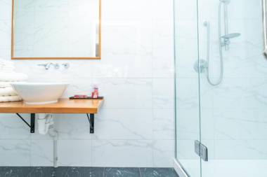 Apartment on Robert Rd