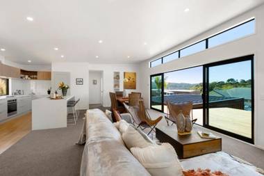 The Jewel on Primrose - Raglan Holiday Home