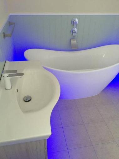 47 Hooper Ave Pukekohe sleeps 13