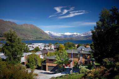 Wanaka Springs Lodge