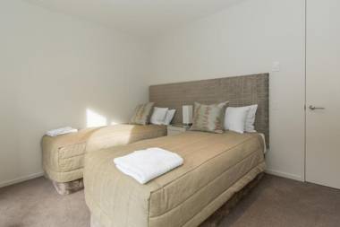 Lakeshore Springs Apartments