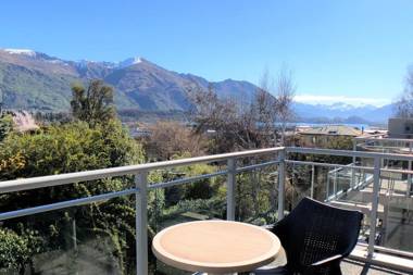 Central Luxury Apartment 205