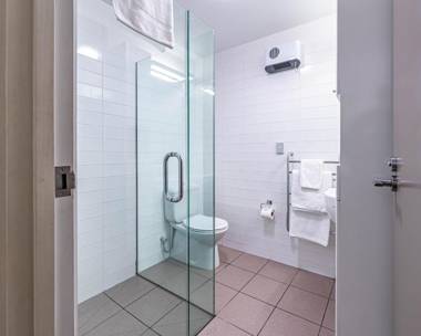 Central Luxury Apartment 108