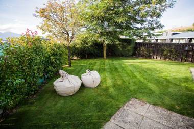 1- DELIGHTFULLY FRESH PRIVATE HOME CLOSE TO TOWN