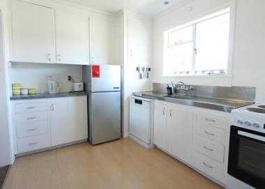 1- DELIGHTFULLY FRESH PRIVATE HOME CLOSE TO TOWN