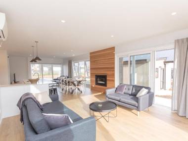 Kirimoko Retreat - Wanaka Holiday Home