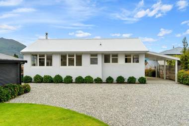 The Rabbit Warren - Wanaka Holiday Home